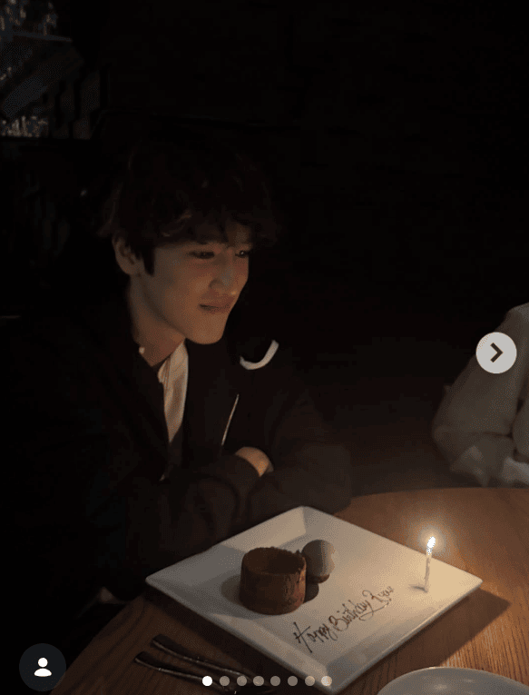 李立仁在高級餐廳慶祝19歲生日，造型被指撞樣李治廷。