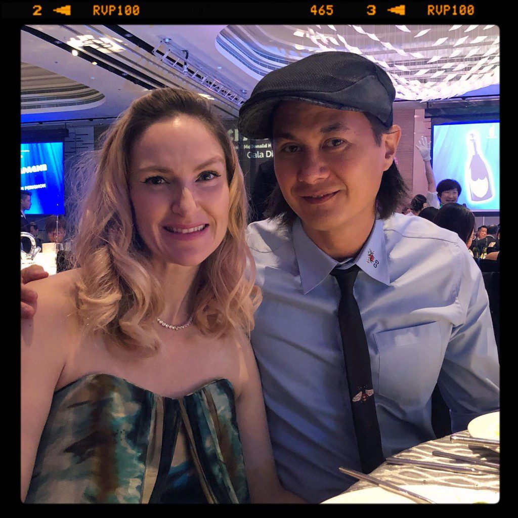 許懷欣與外籍太太Candace(左)結婚20年。