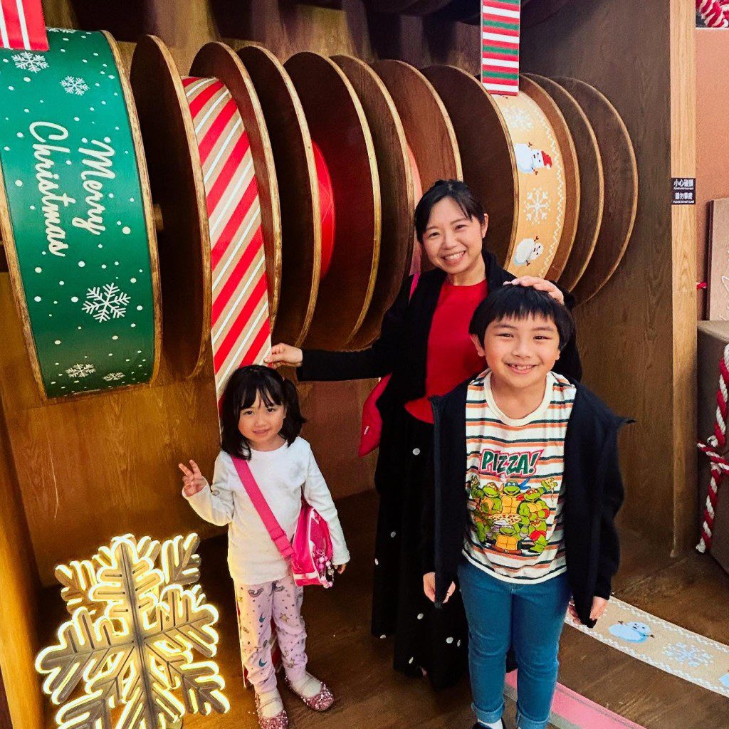 許懷谷非常愛錫太太和一對寶貝子女。