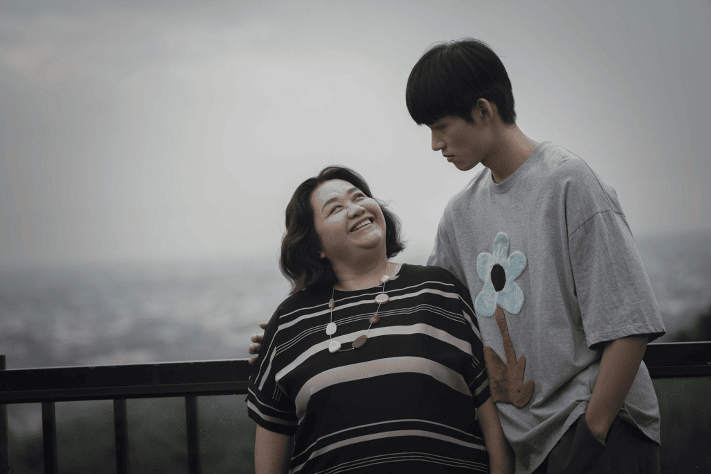 鍾欣凌憑《拜六禮拜》入圍戲劇節目女主角獎。
