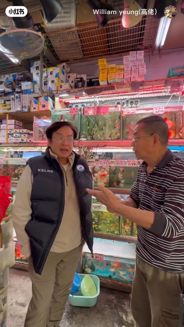 譚詠麟指出老闆的拍子有些問題,但仍鼓勵對方考慮參加《晚年好聲音》。