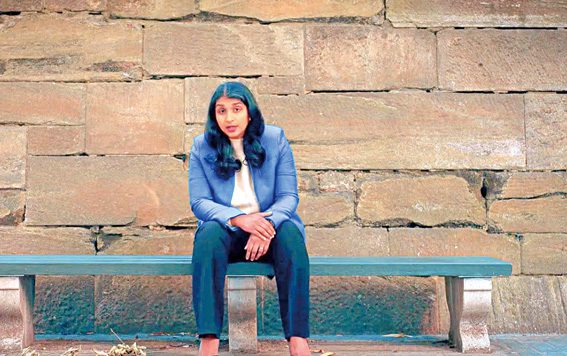 科馬蒂雷迪表示，上任首日就會針對反猶太主義頒布緊急狀態。Saritha Komatireddy Instagram圖片