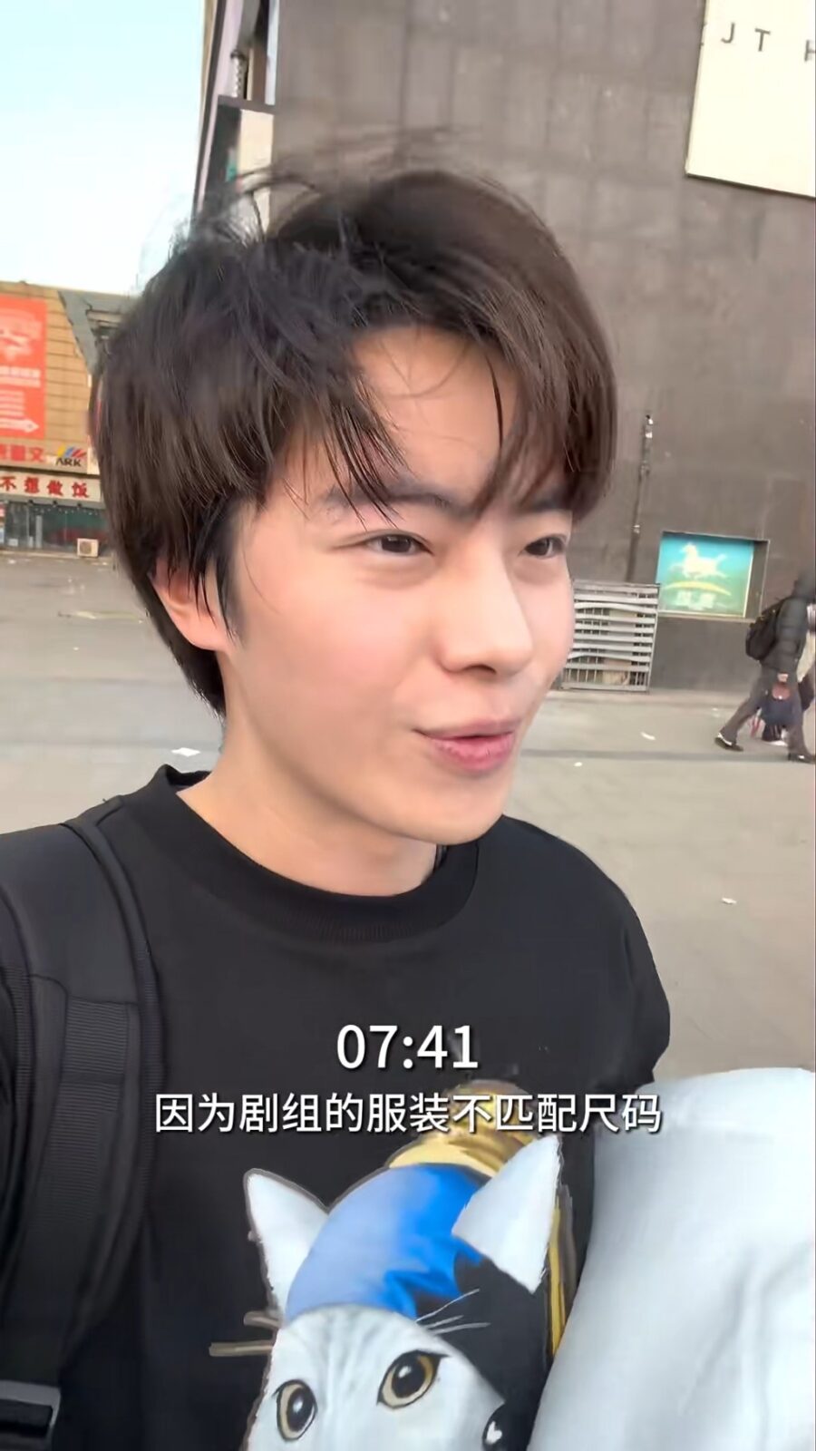 林正峰拍攝時需要自備戲服。