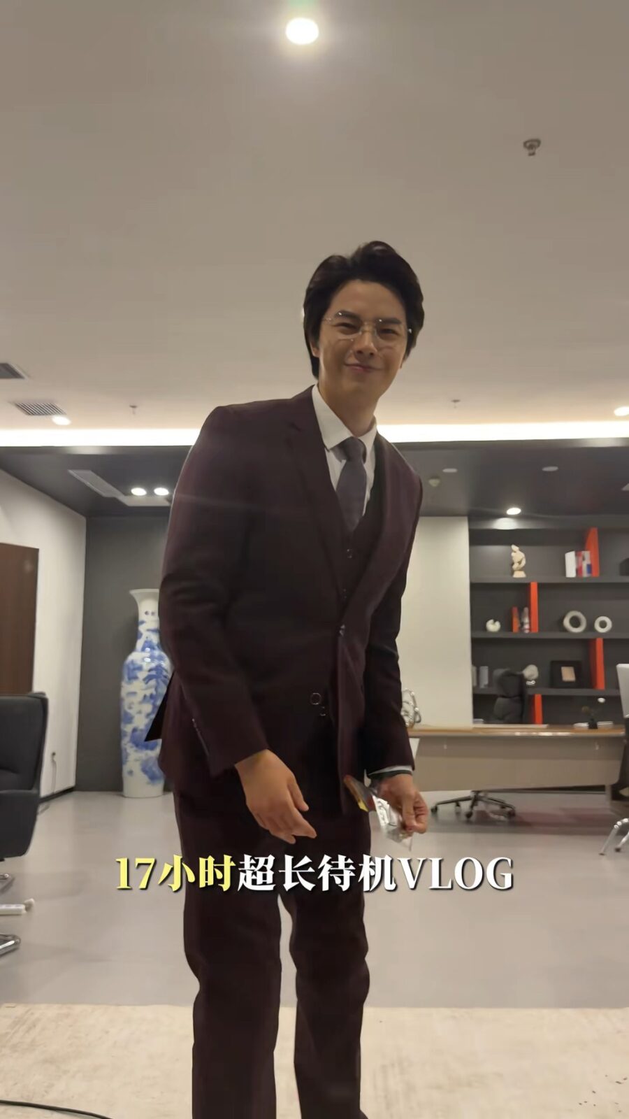 林正峰拍攝的Vlog記錄了長達17小時的工作日。