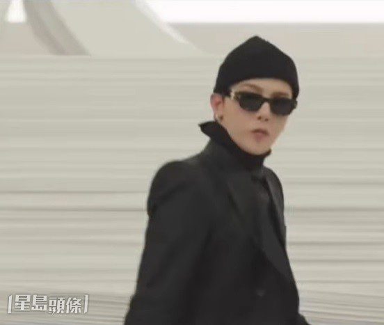 身兼BIGBANG隊長與K-Pop前輩身份,GD率先登場。