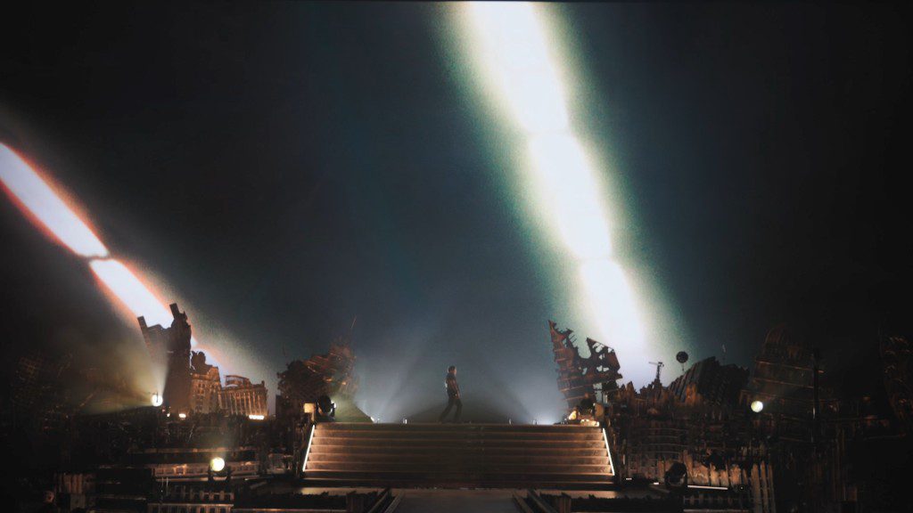 The Weeknd 在演唱會上宣布,將獻唱為香港創作的全新單曲〈Hong Kong〉。
