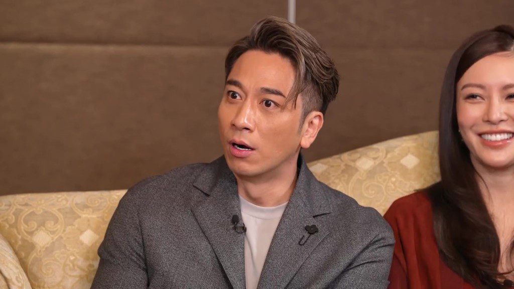 吳卓羲被主持追問與張曦雯的緋聞時,神情既驚訝又認真地回答問題。