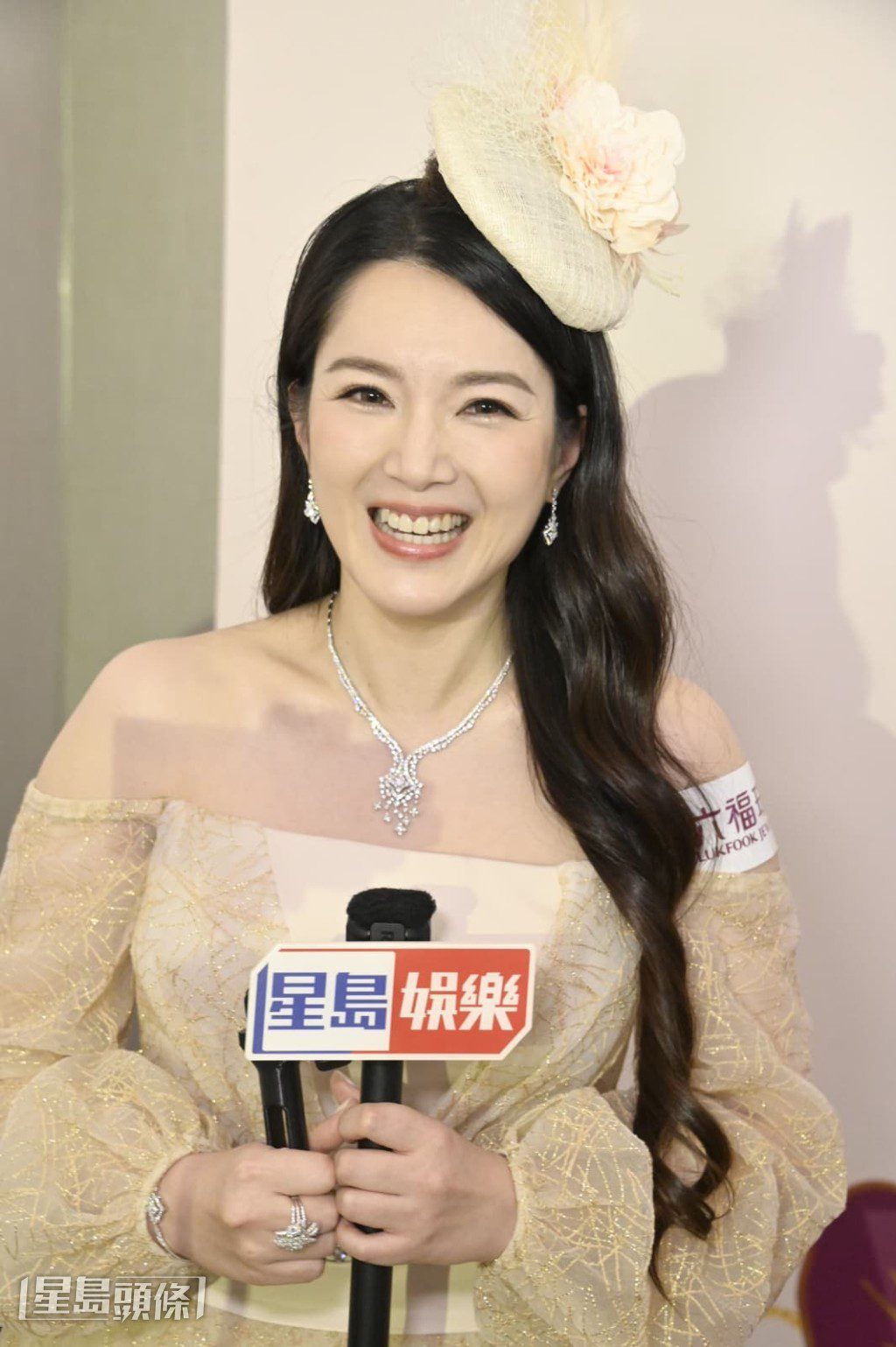 對於《璀璨之城》中的大尺度畫面,苟芸慧表示好奇並想收看該劇。