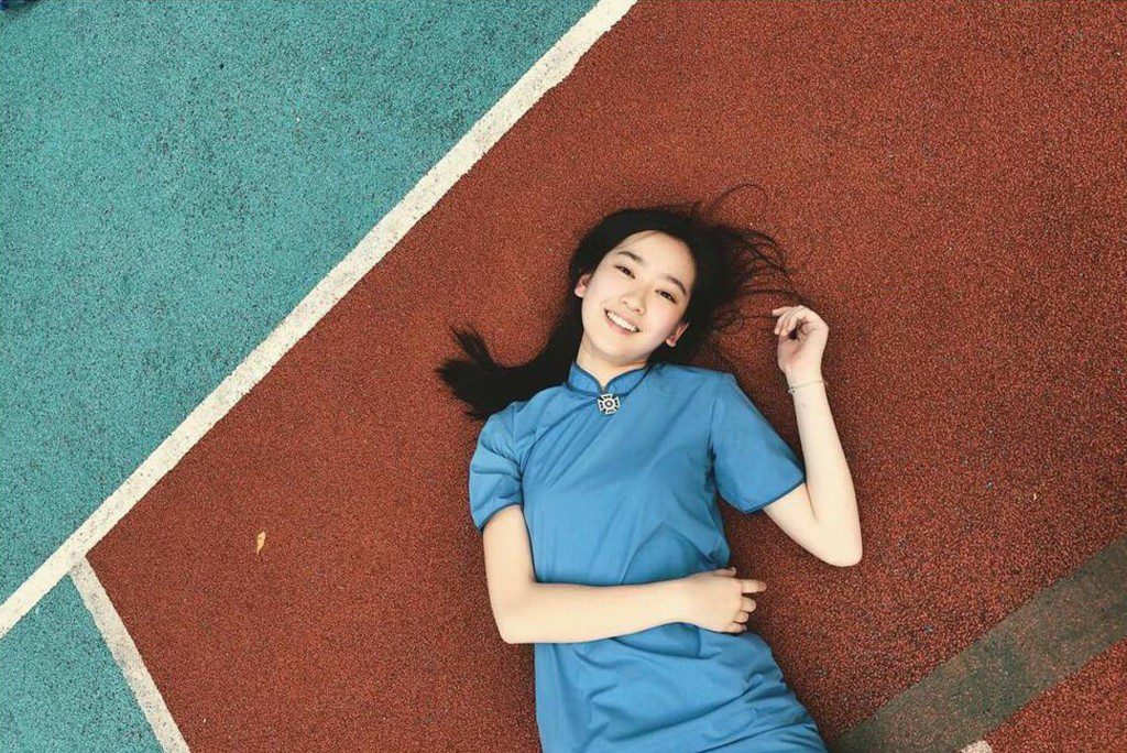 林愷鈴就讀聖保羅男女中學，並以IB 41分的成績入讀香港大學建築系。