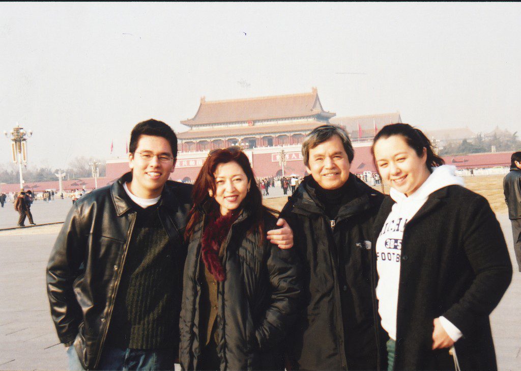 張瑪莉日前趁前夫李忠琛生忌,前往澳洲墓園拜祭,李忠琛為李小龍胞兄及何東家族成員。