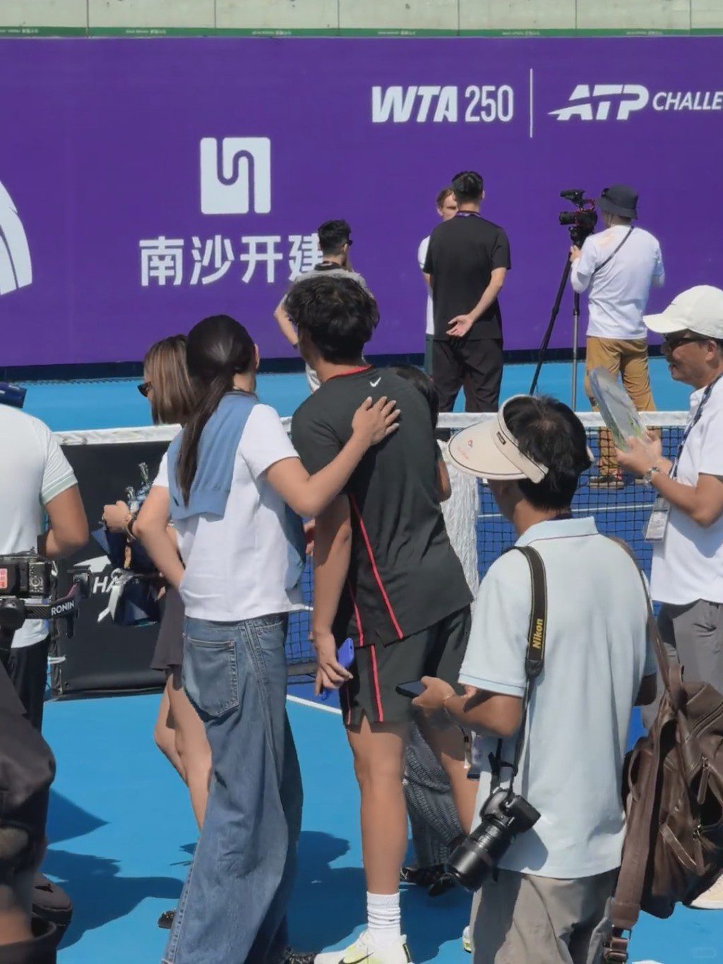 黃澤林與Mandy的互動顯得親暱。
