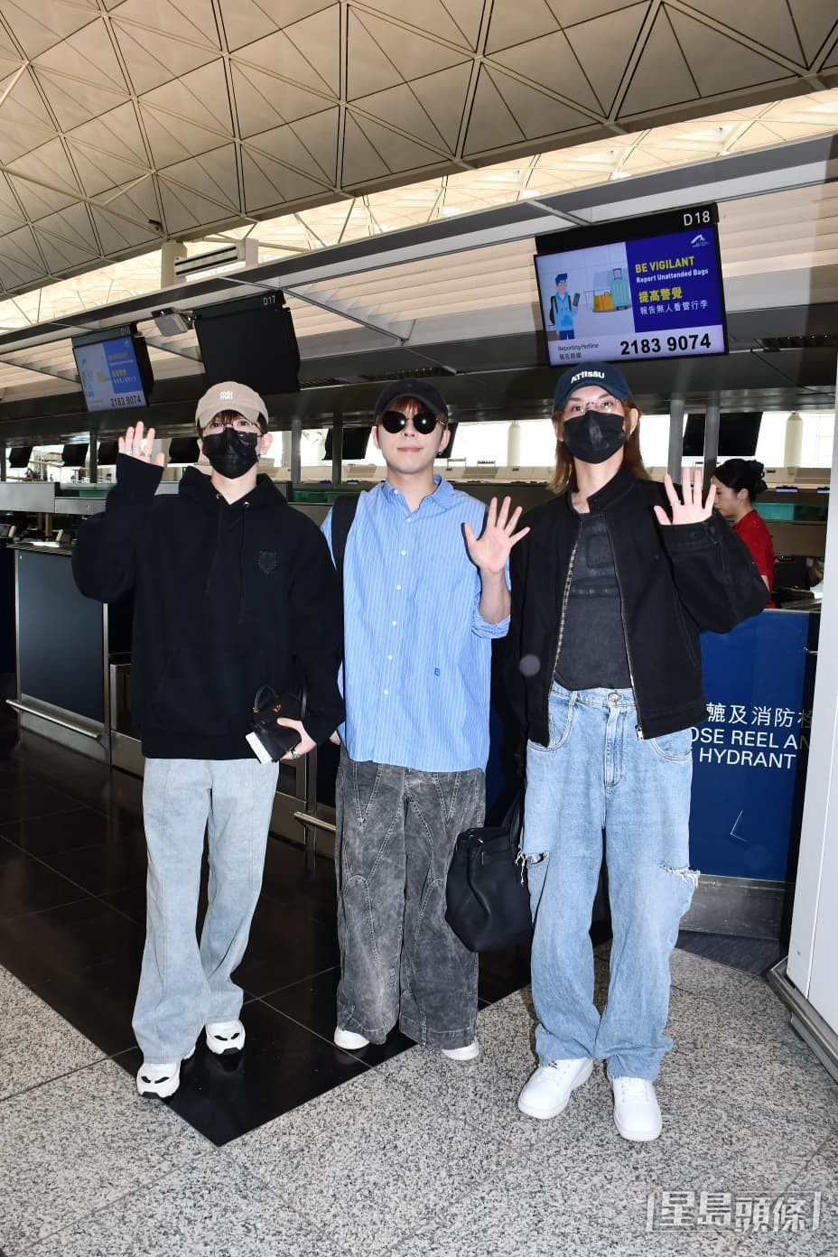Jeremy、Edan與Anson Lo在機場合照。
