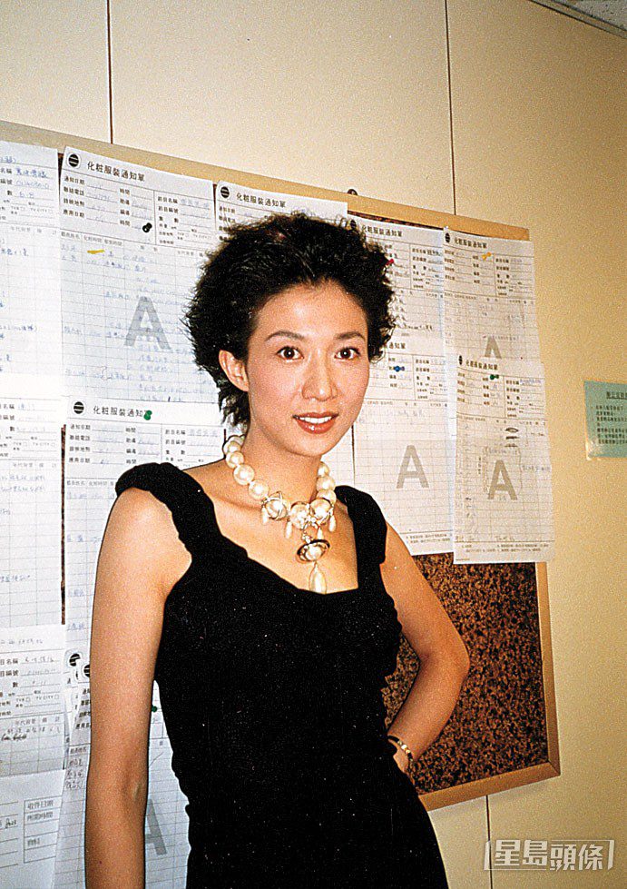 吳綺莉指已兩年沒有給予卓林經濟援助,女兒在海外努力工作養家。