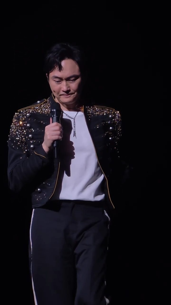 日前張智霖在佛山舉行演唱會。