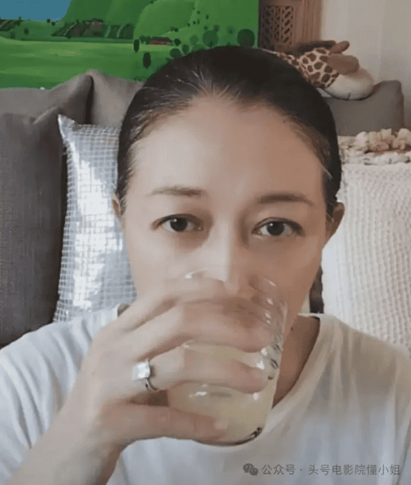 吳綺莉給人感覺心事重重。