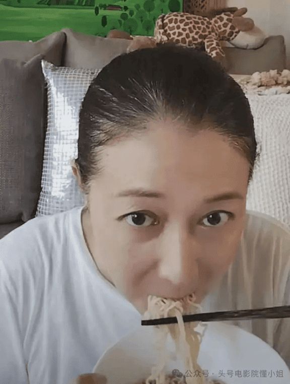 吳綺莉被指頭髮已見花白。