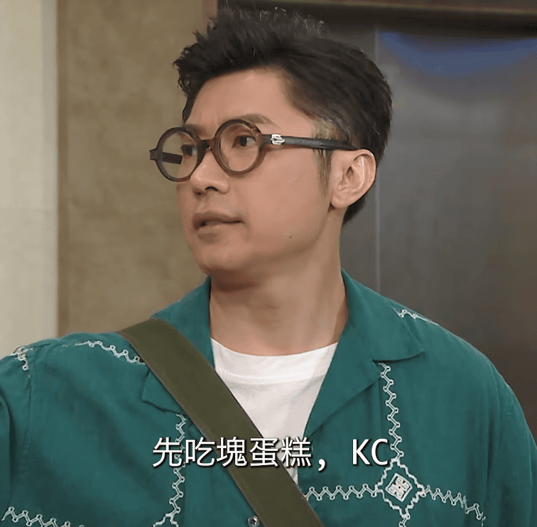 李偉健的眼神充滿了戲劇張力。