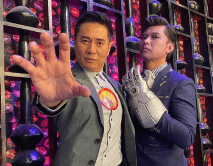 歐瑞偉與李偉健的造型多變。