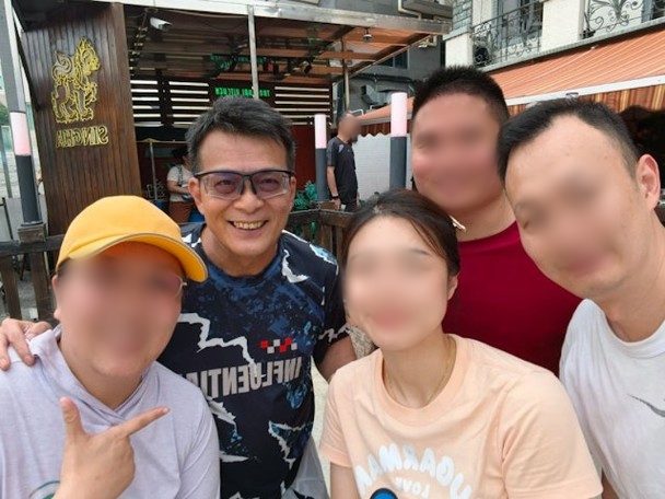 原來當天黃日華也有跟周潤發、苗僑偉一同用餐。