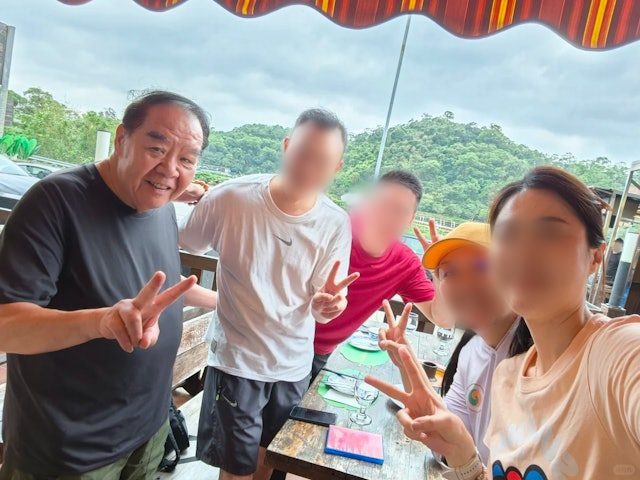 同場的還有鄭則仕。