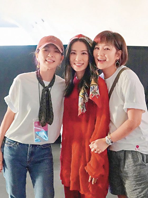 每年生日，Selina（右）會與好姐妹Ella（左）及Hebe（中）共度。網上圖片