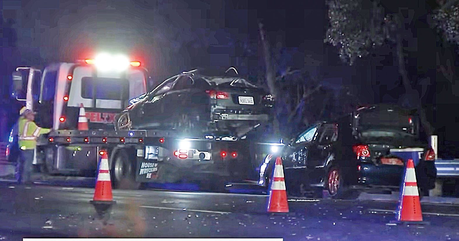 南灣洛斯阿多斯山發生嚴重車禍，造成2死1傷。ABC7電視截圖
