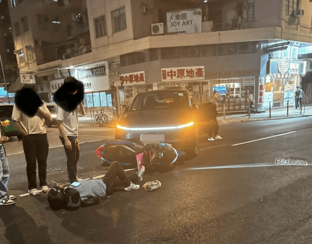 元朗私家車與外賣電單車相撞 鐵騎士手腳擦傷送院治理