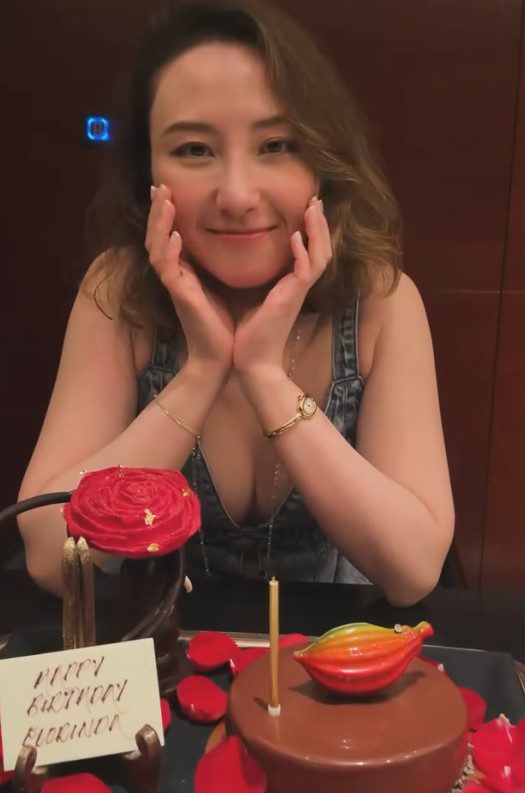 何超雲外貌與身材出眾。