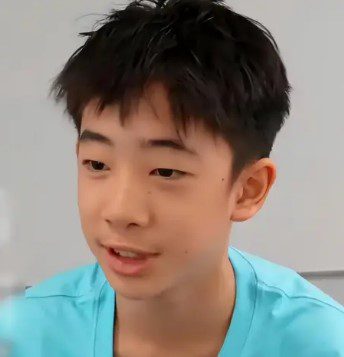 Jasper透露假期結束後將前往英國升讀初中。