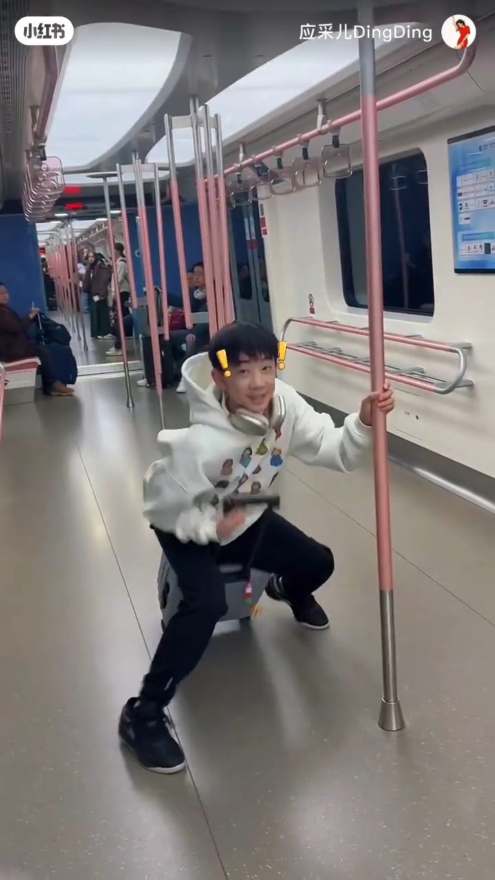Jasper滑行時一度失去平衡。