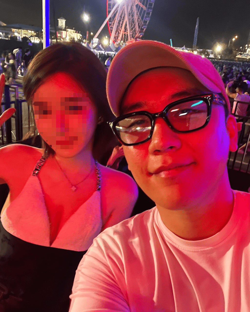有女網民在音樂節「Creamfields HK」見到勝利。