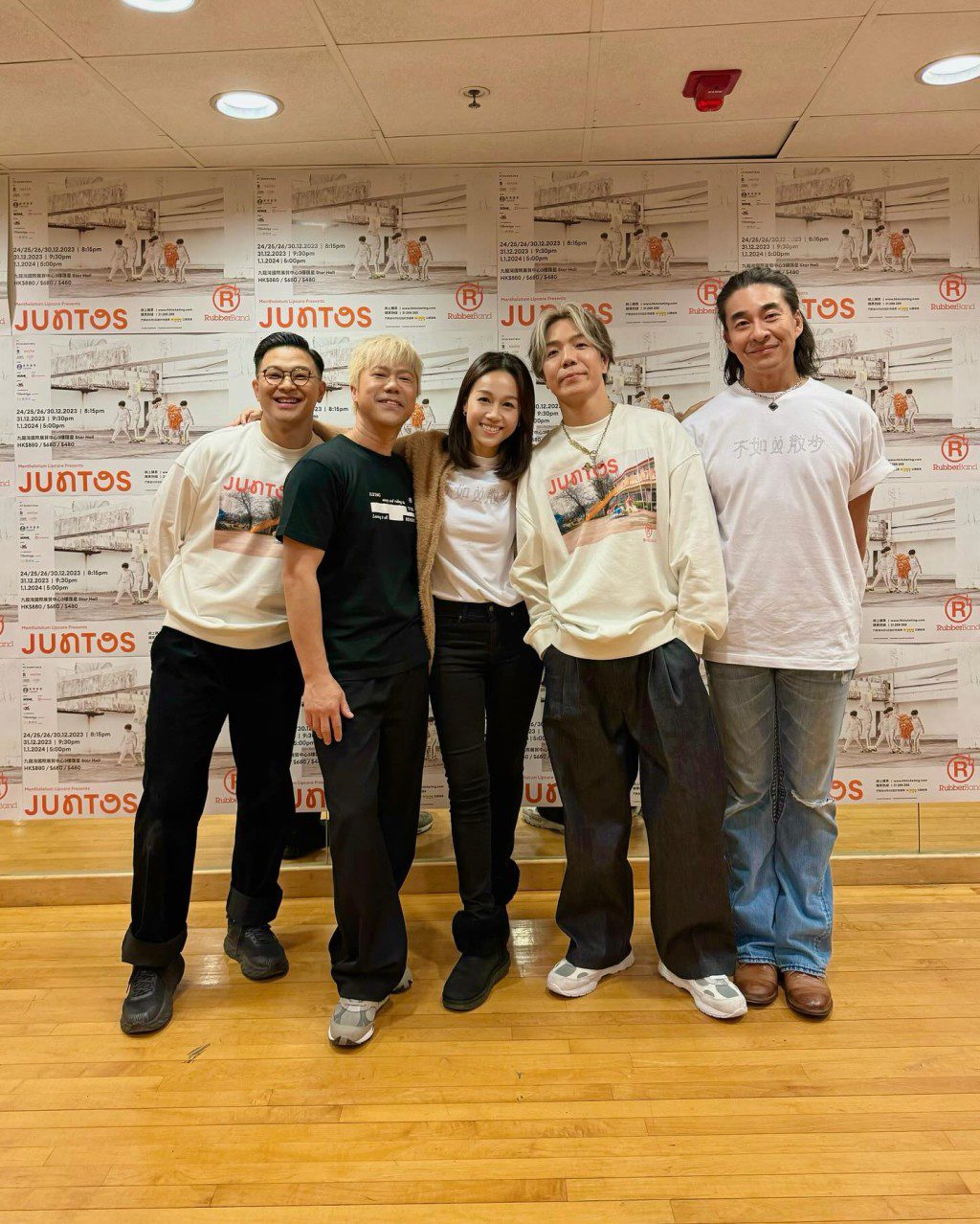 黃心穎早前分享RubberBand演唱會的後台照。