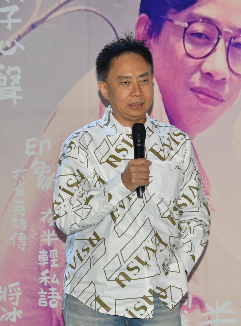 音樂總監由杜自持擔任。