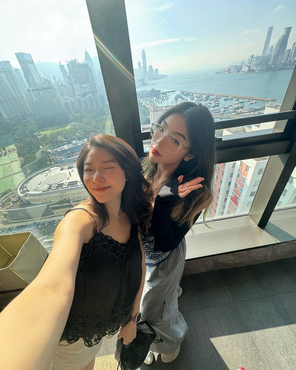 許紹雄愛女許惠菁與契女劉思葭感情深厚,情同姊妹。