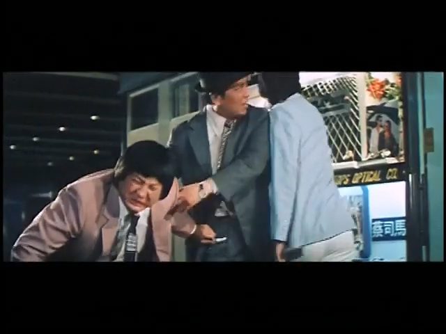 洪金寶於1982年憑自導自演的《提防小手》，奪得第二屆香港電影金像獎最佳男主角。