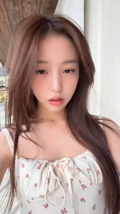 2025年8月趙薇女兒曾公開個人照片。