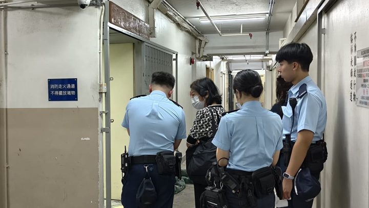 觀塘工廈單位欠租被收回 揭發28隻動物死亡 警方調查殘酷對待動物案