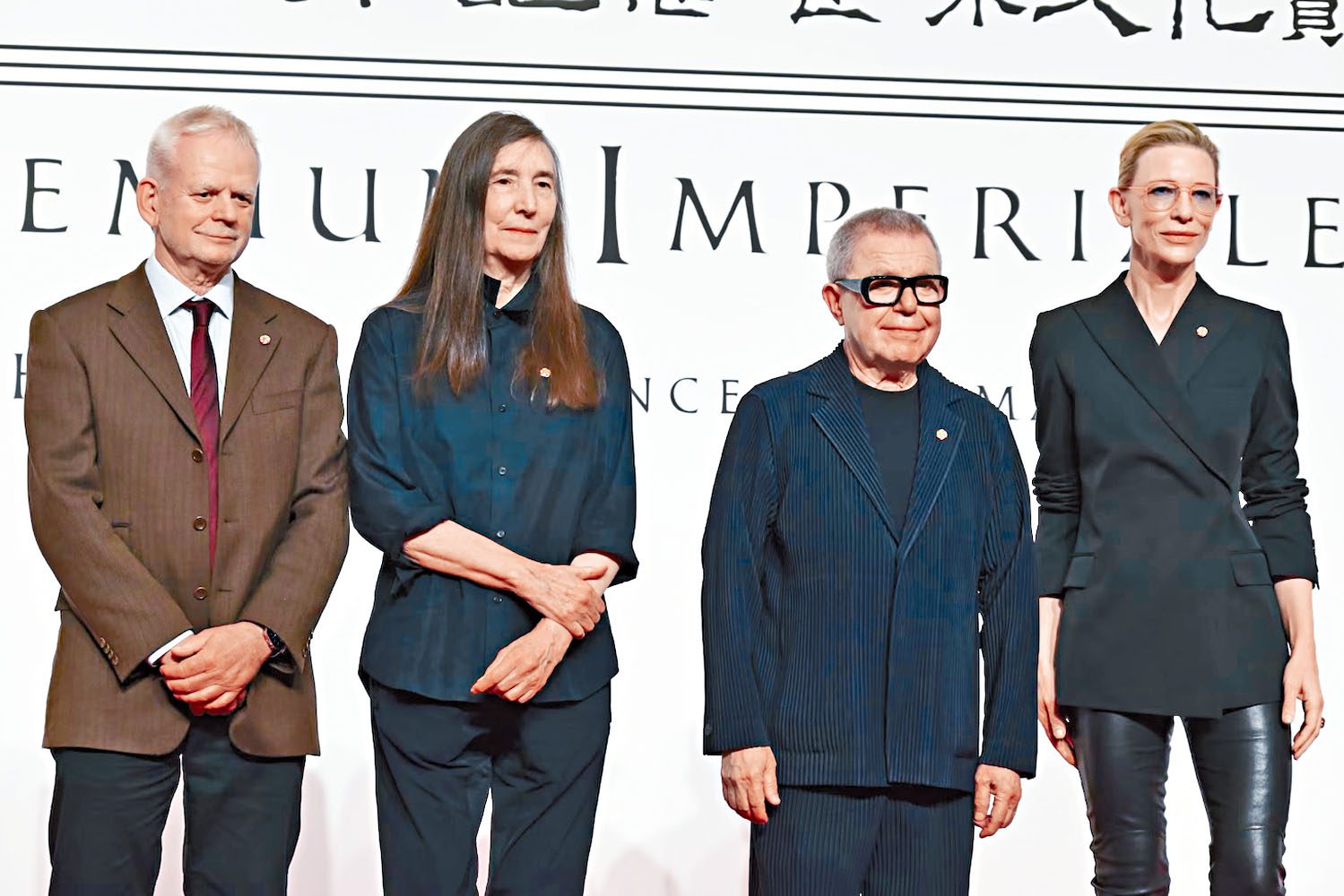 姬蒂(右一)除了演技精湛,並關注人道等議題。