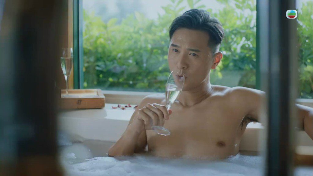 黃子恆與已婚的蔣家旻上演背夫偷食及鴛鴦浴。