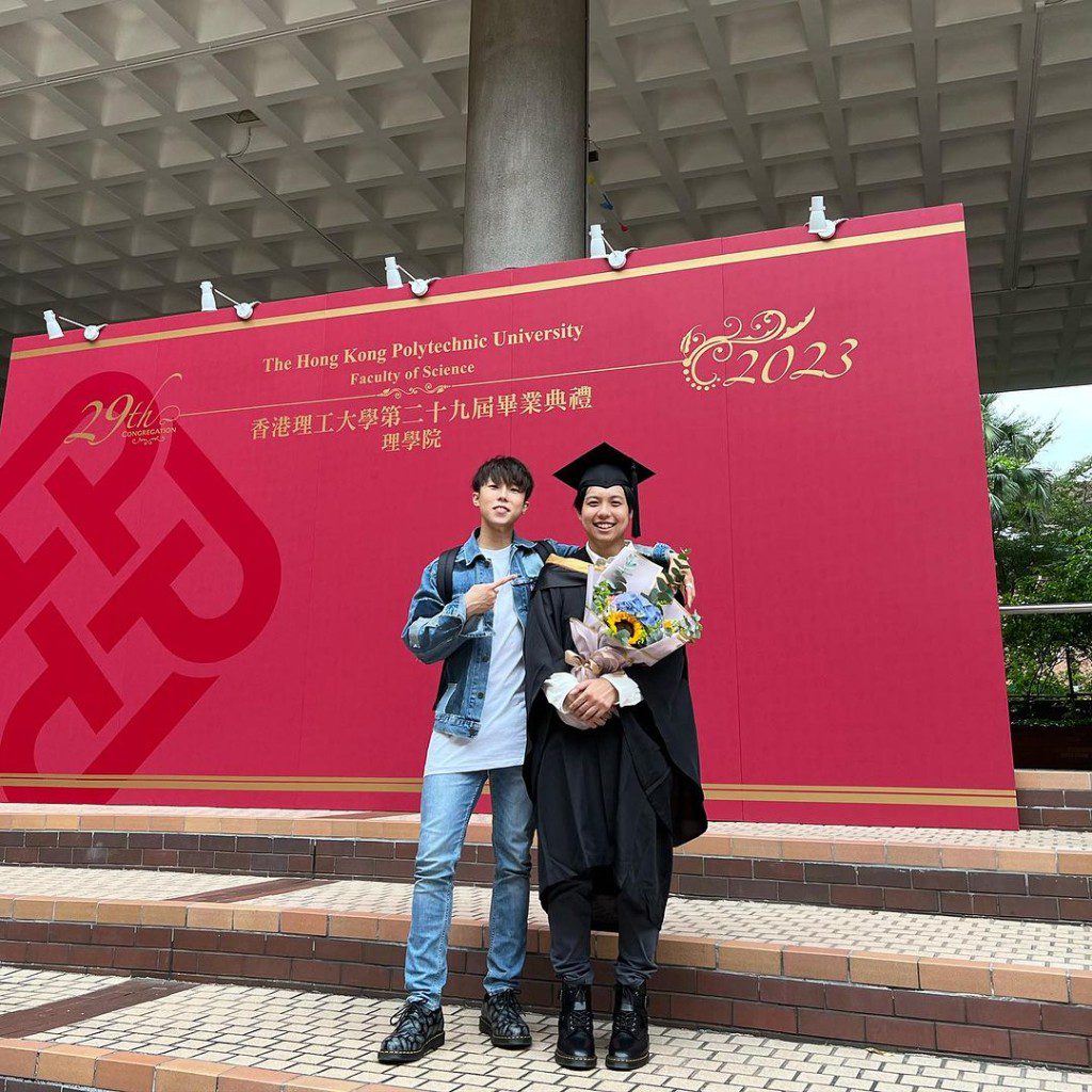 Marco葉振弘為其弟弟Manson能跳班並在18歲大學畢業感到自豪。