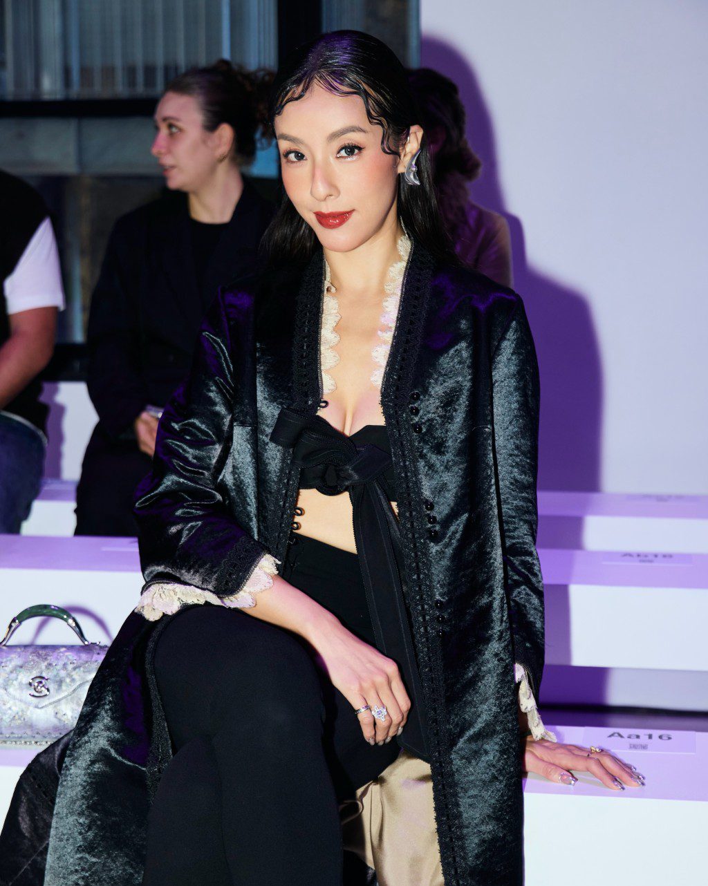 李蘀怡獲邀出席時尚活動,完全看不出已經44歲。