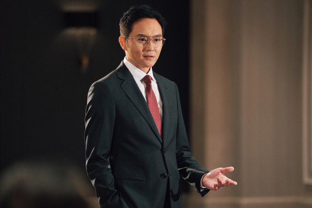 洪海允失勢時,官孝賢表面冷淡,官孝君乘虛而入勸她退出官家爭鬥。