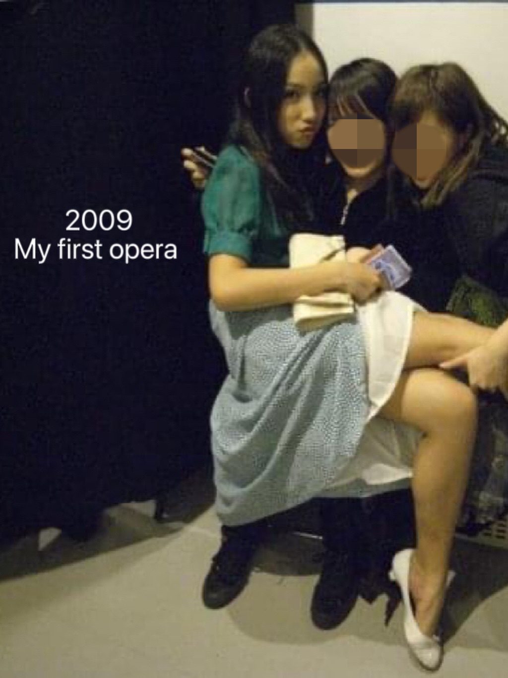 2009年初登歌劇舞台的海兒略帶青澀，樣貌標緻。