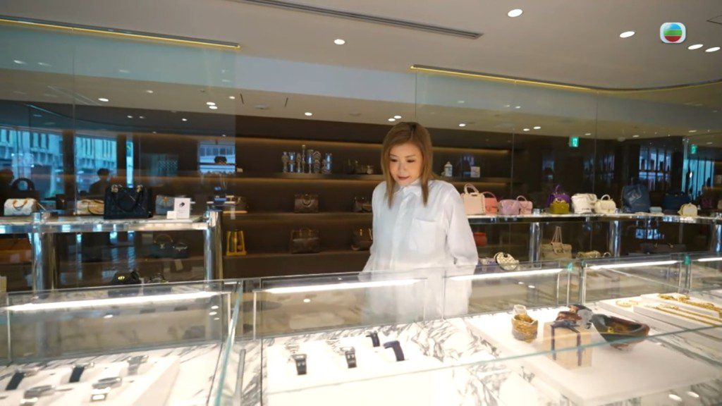 有人留言稱杜如風是正宗香港公主,並非世界級港女。