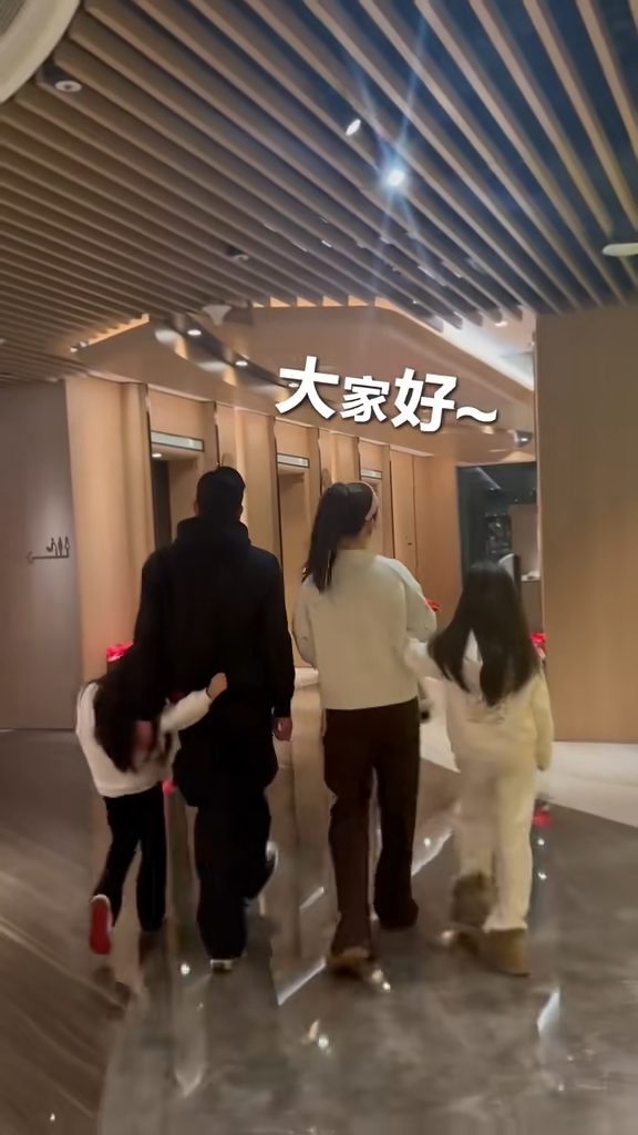 郭富城父女互動畫面曝光,可見天王化身「女兒奴」。