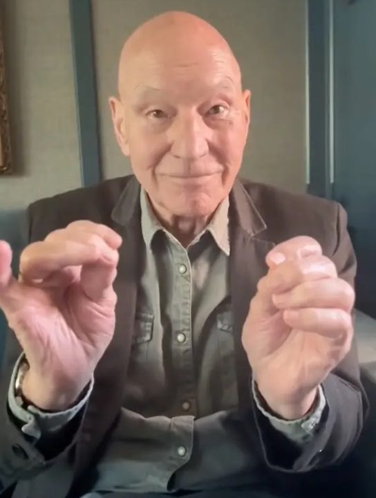 柏德烈生前最後一次於Instagram露面，是今年5月底宣傳其莎士比亞十四行詩有聲書。