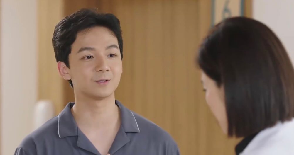 施焯日過往在《星空下的仁醫》及《巨塔之后》中飾演病人角色,獲得好評。
