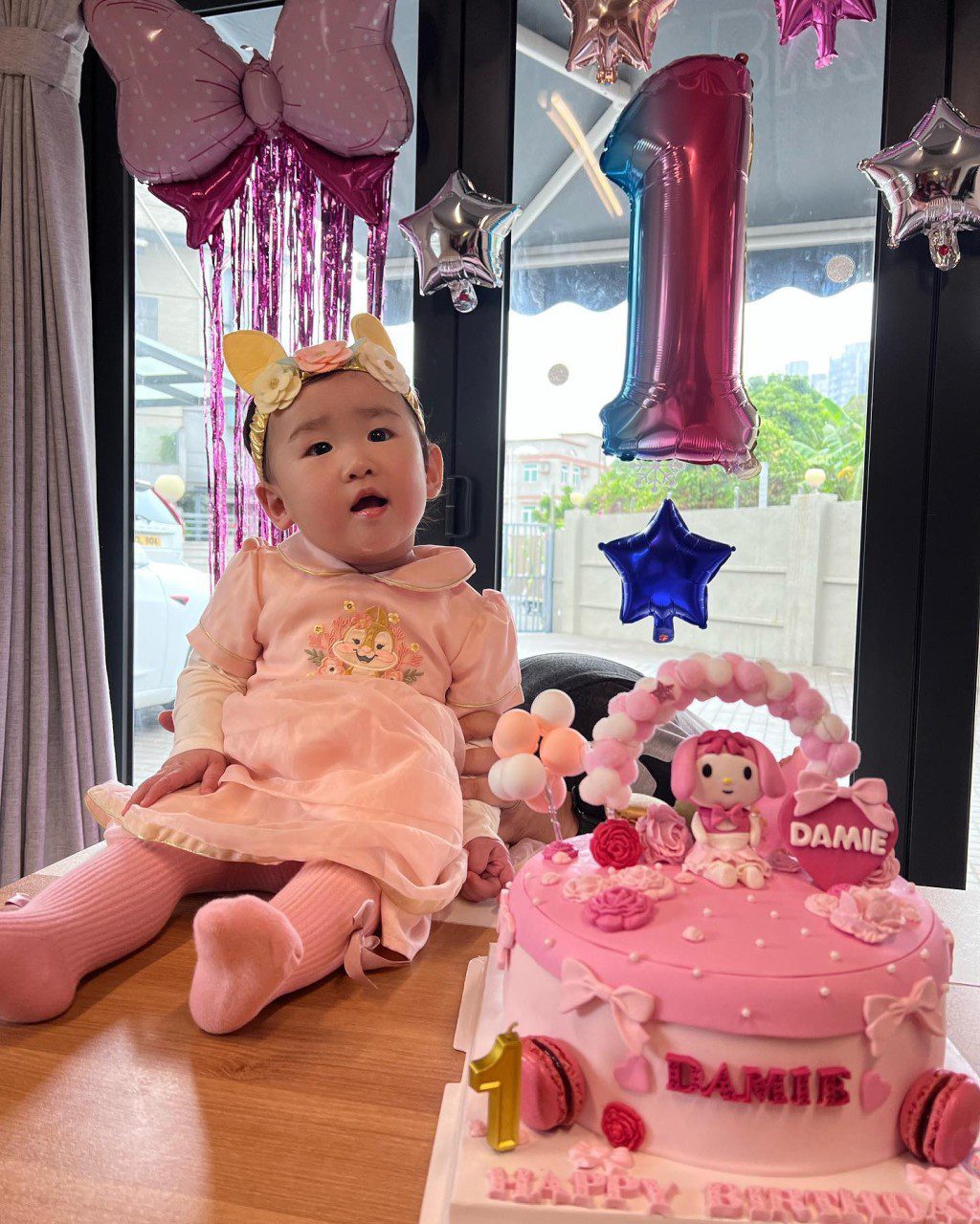 曹敏寶的小女兒Damie於2021年年底出生。