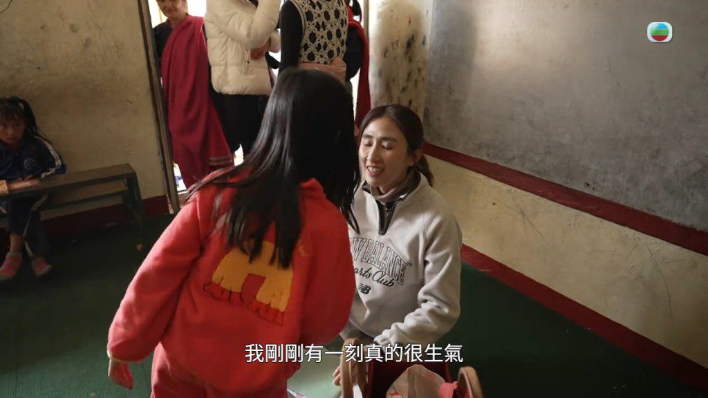 被拍向臉部後符曉薇面露難色,坦言那一刻真的非常生氣。